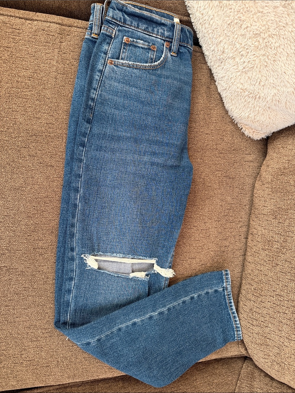 A&F ankle straight ultra high rise jeans